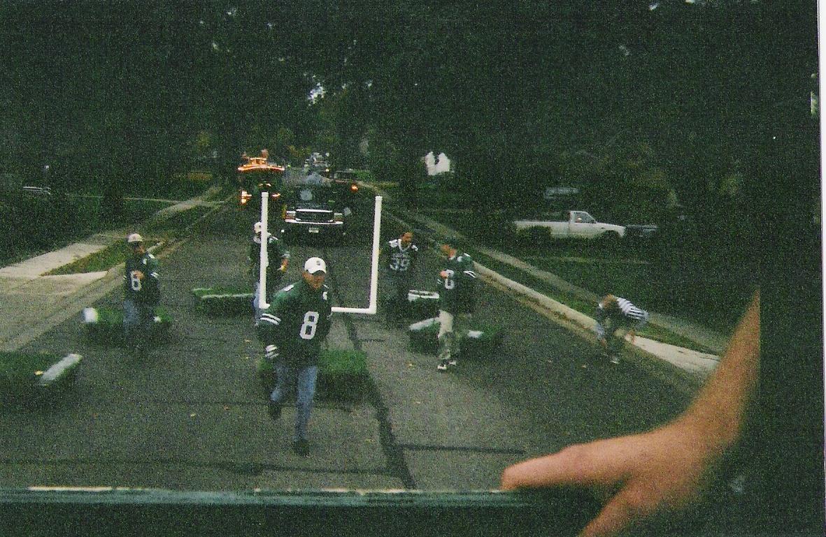 2001 Float in parade 2